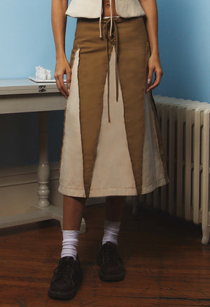 Triangle Trumpet Skirt Cosmic Latte Olive